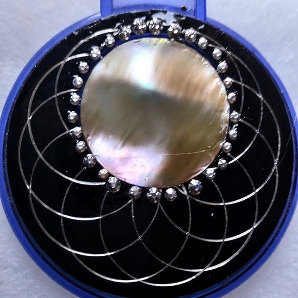 Upcycled Embellished Round Circular Mirror Case - Picture 7 of 16